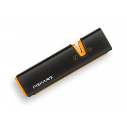 Fiskars Xsharp bijl en messenslijper