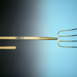 Mestvork 4 tands brons met 150 cm. steel